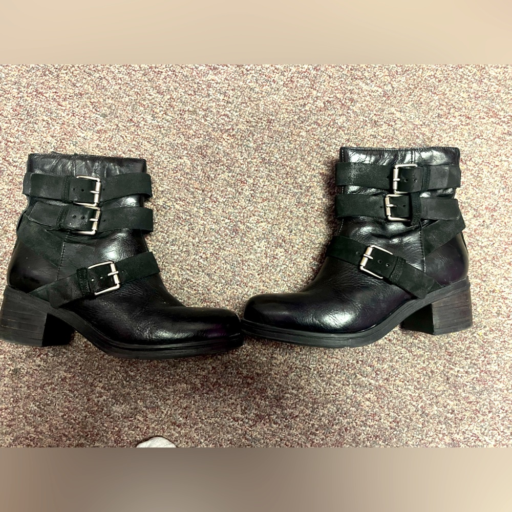 Miz Mooz leather boot like new